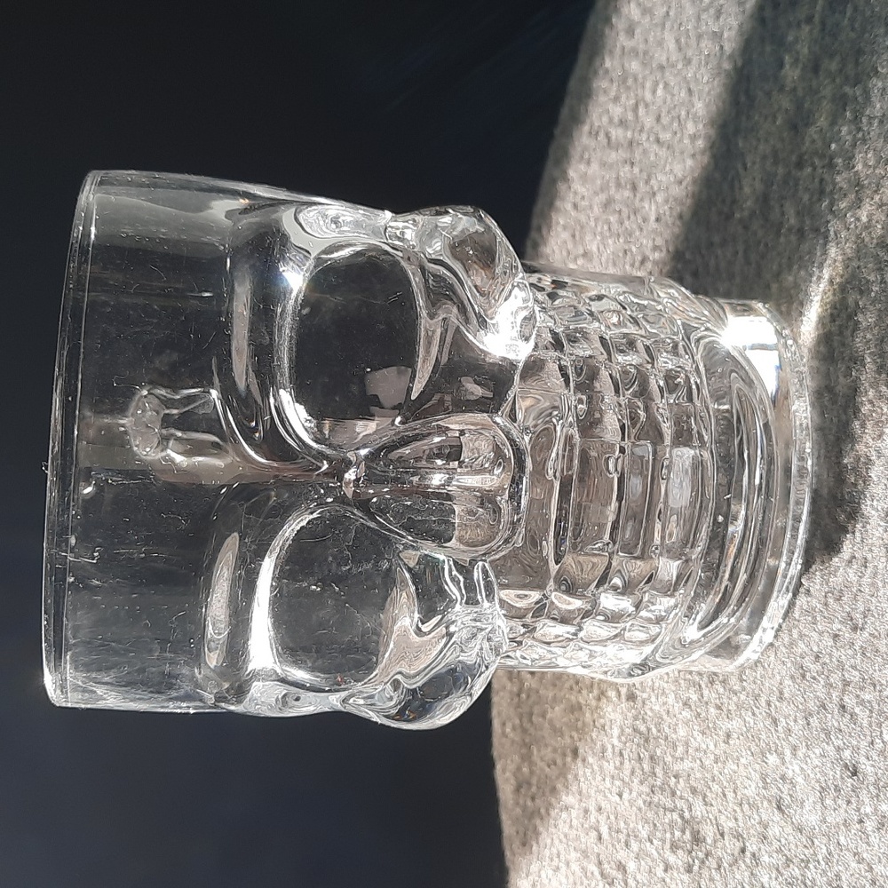 A Pair of Glass Skull Mugs - Picture 3 of 8